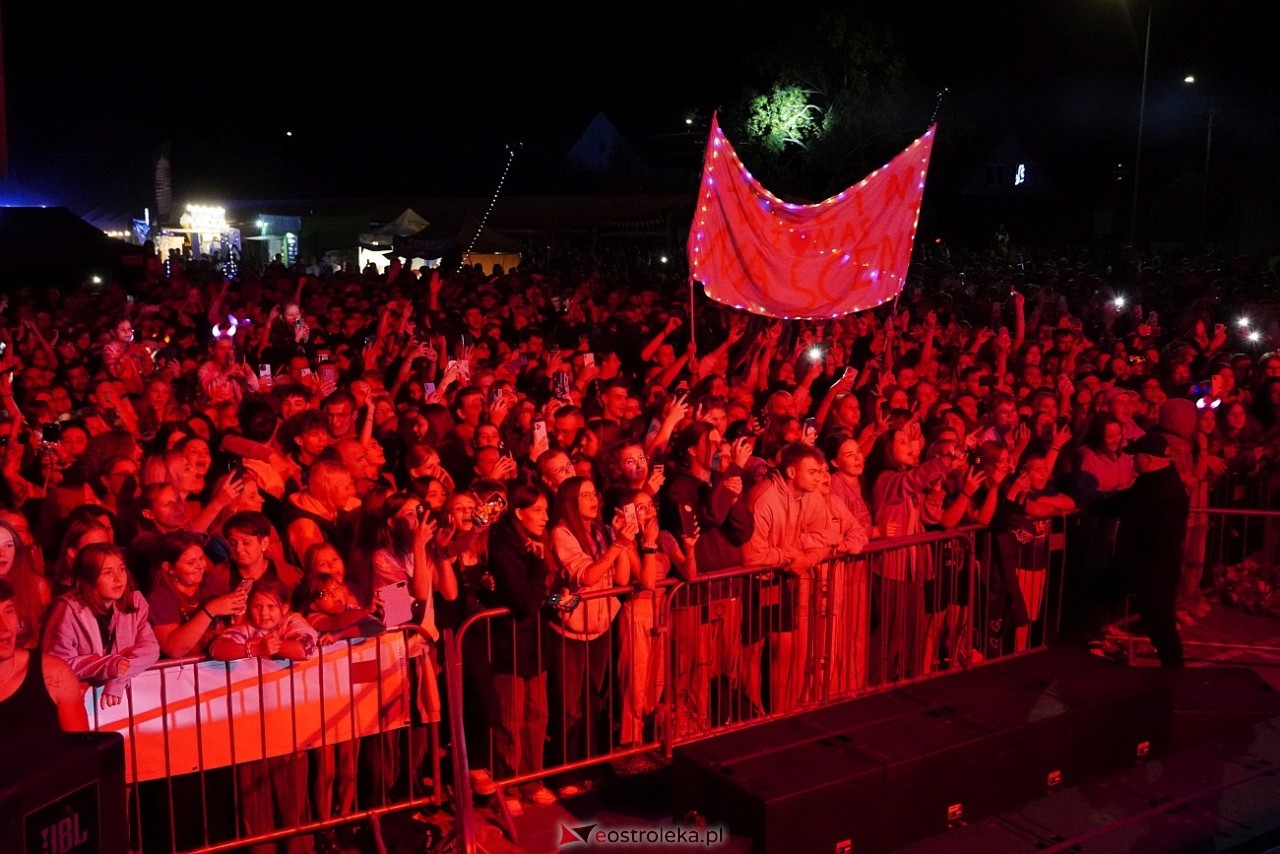 Jarmarki Czerwińskie 2024: koncert SKOLIM [11.08.2024] - zdjęcie #92 - eOstroleka.pl