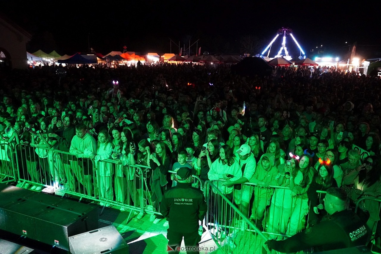 Jarmarki Czerwińskie 2024: koncert SKOLIM [11.08.2024] - zdjęcie #64 - eOstroleka.pl
