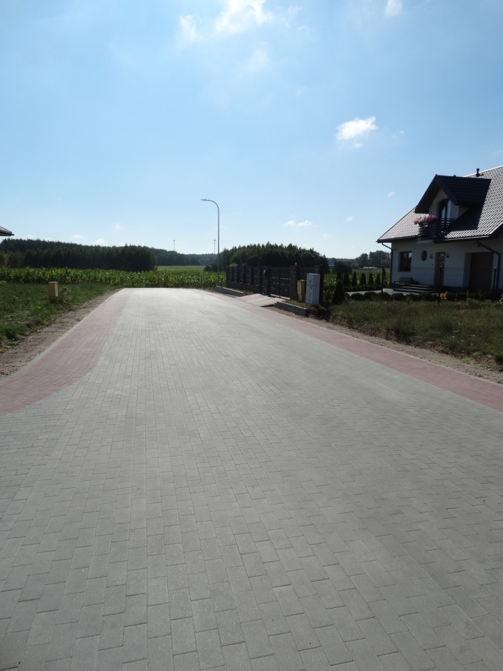 Inwestycje drogowe w Czerwinie [12.08.2024] - zdjęcie #15 - eOstroleka.pl