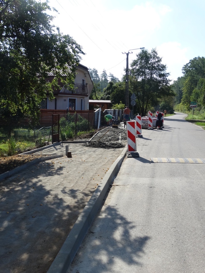 Inwestycje drogowe w Czerwinie [12.08.2024] - zdjęcie #14 - eOstroleka.pl