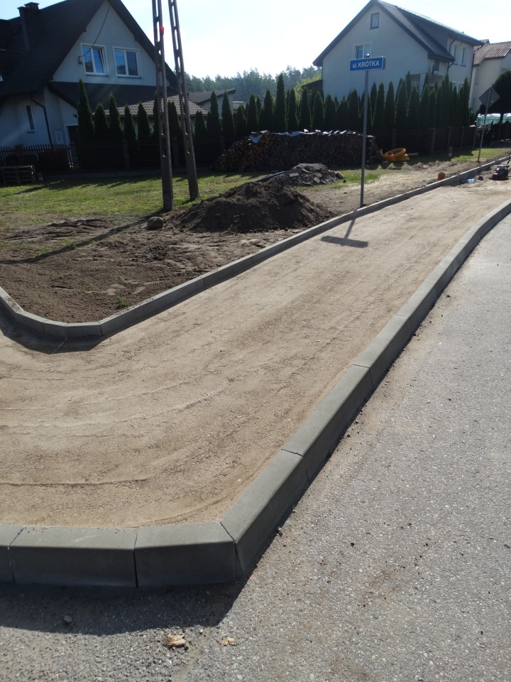 Inwestycje drogowe w Czerwinie [12.08.2024] - zdjęcie #8 - eOstroleka.pl