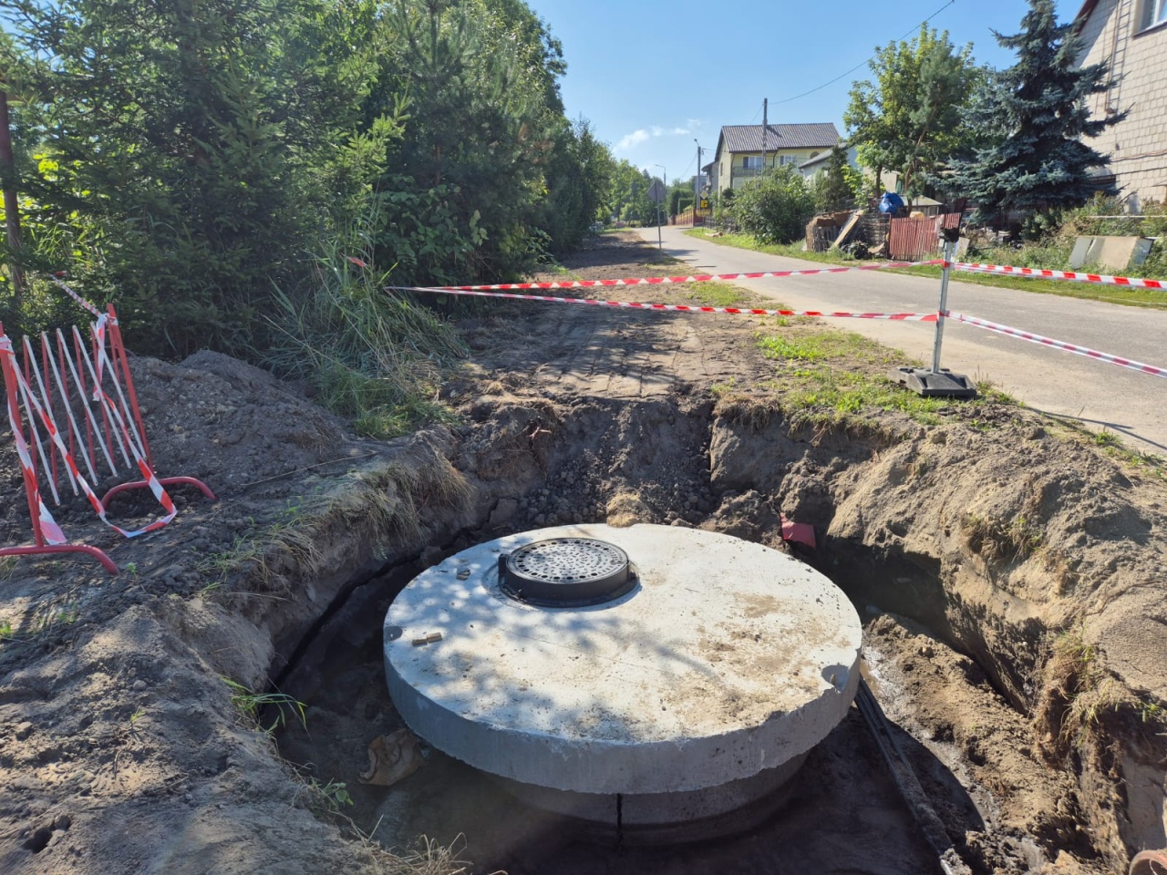 Inwestycje drogowe w Czerwinie [12.08.2024] - zdjęcie #2 - eOstroleka.pl