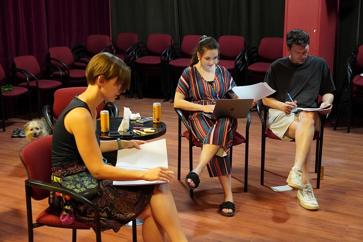 Próba Teatru Tutejszego w Klubie Oczko [14.08.2024] - zdjęcie #19 - eOstroleka.pl