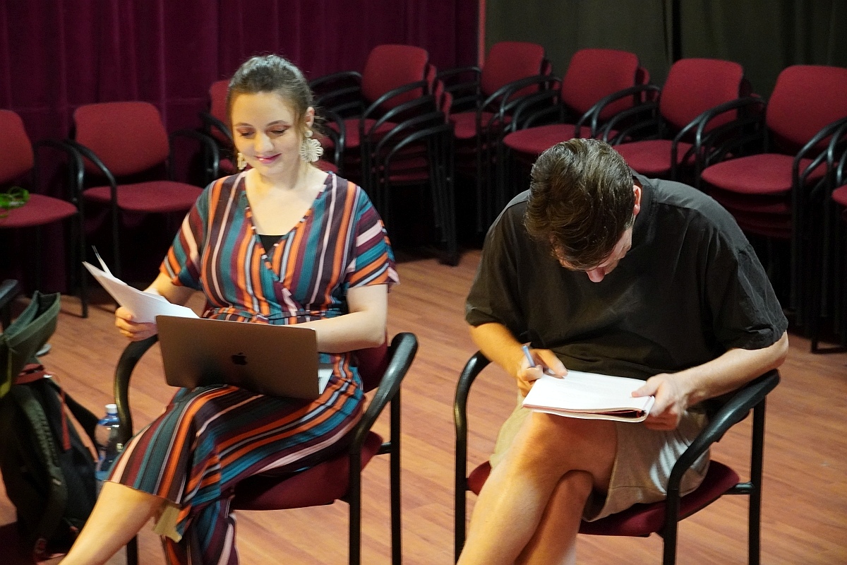 Próba Teatru Tutejszego w Klubie Oczko [14.08.2024] - zdjęcie #14 - eOstroleka.pl