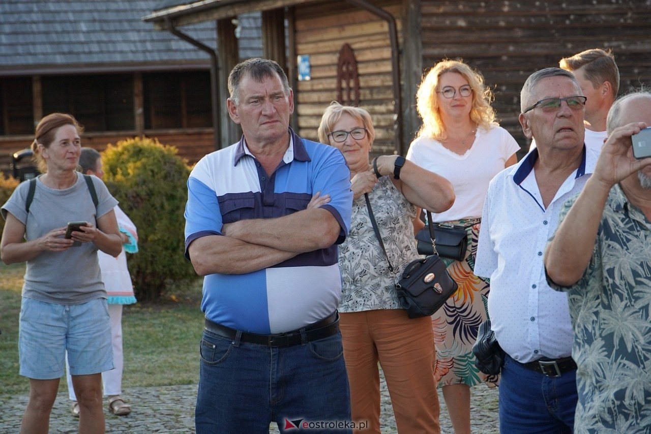 W Myszyńcu bili rekord we wspólnym wykonaniu Starej Babki [14.08.2024] - zdjęcie #97 - eOstroleka.pl