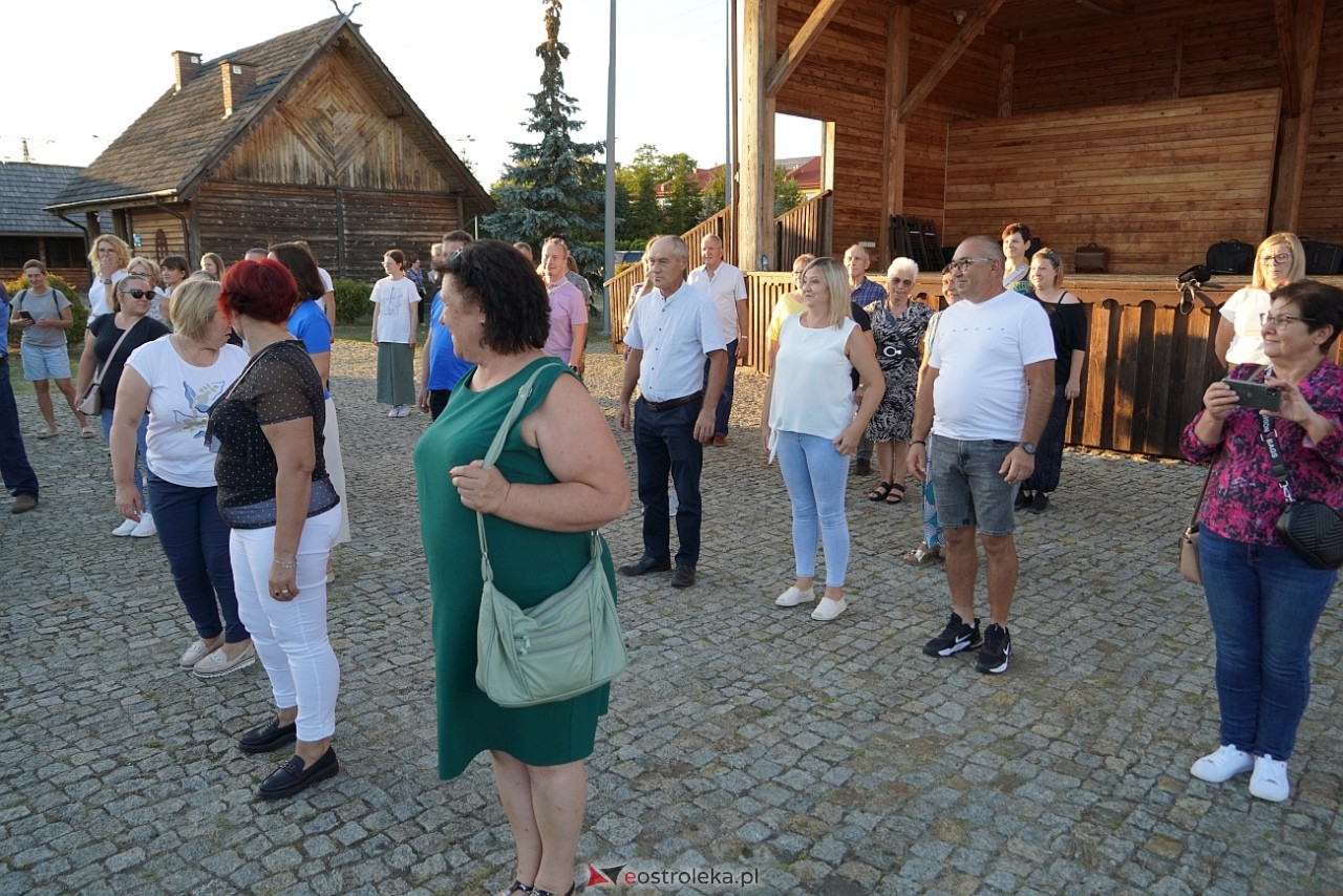W Myszyńcu bili rekord we wspólnym wykonaniu Starej Babki [14.08.2024] - zdjęcie #90 - eOstroleka.pl
