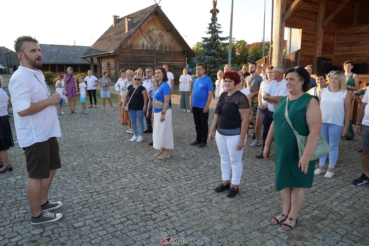 W Myszyńcu bili rekord we wspólnym wykonaniu Starej Babki [14.08.2024] - zdjęcie #87 - eOstroleka.pl