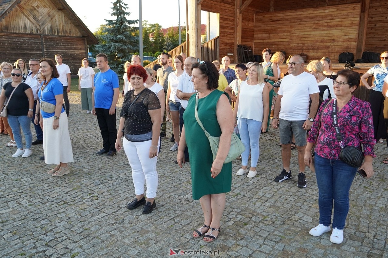 W Myszyńcu bili rekord we wspólnym wykonaniu Starej Babki [14.08.2024] - zdjęcie #86 - eOstroleka.pl