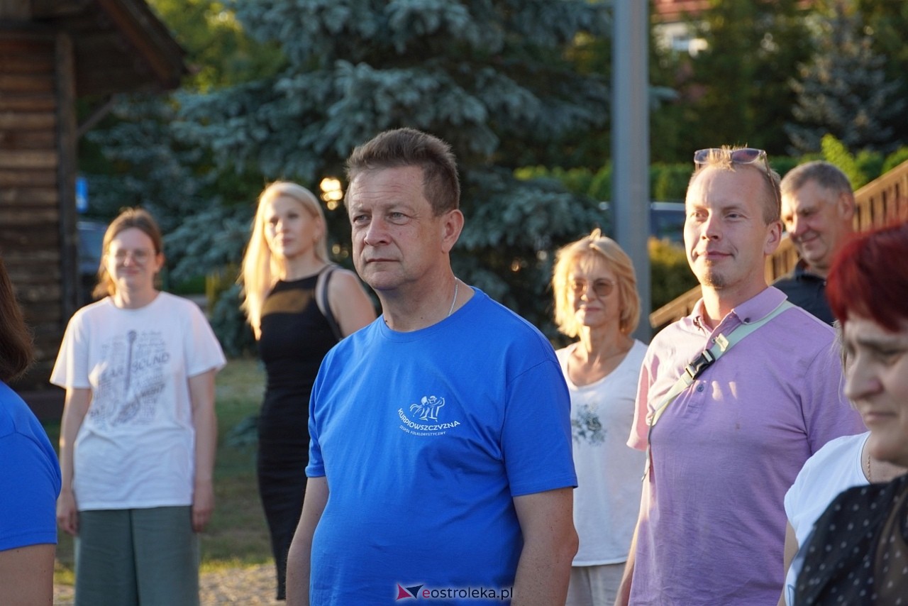 W Myszyńcu bili rekord we wspólnym wykonaniu Starej Babki [14.08.2024] - zdjęcie #85 - eOstroleka.pl
