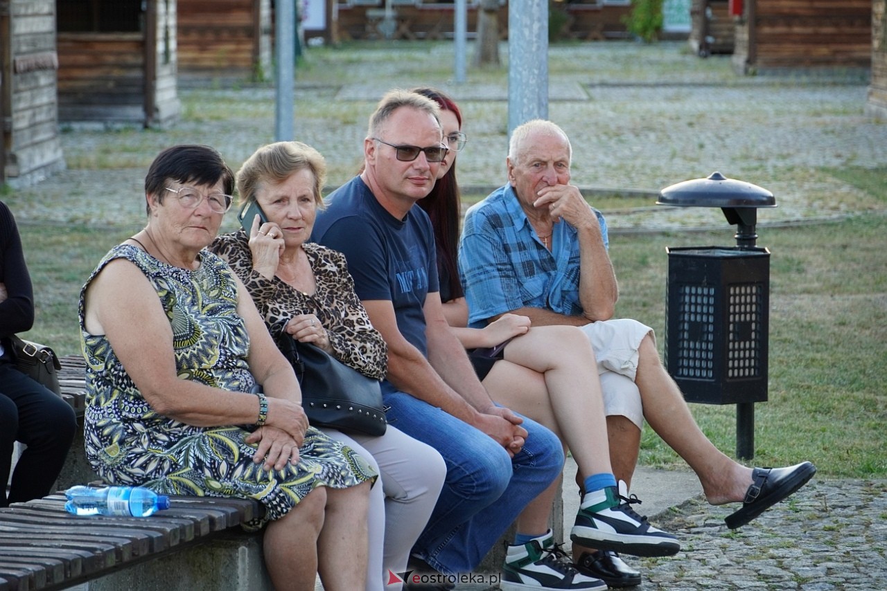 W Myszyńcu bili rekord we wspólnym wykonaniu Starej Babki [14.08.2024] - zdjęcie #79 - eOstroleka.pl