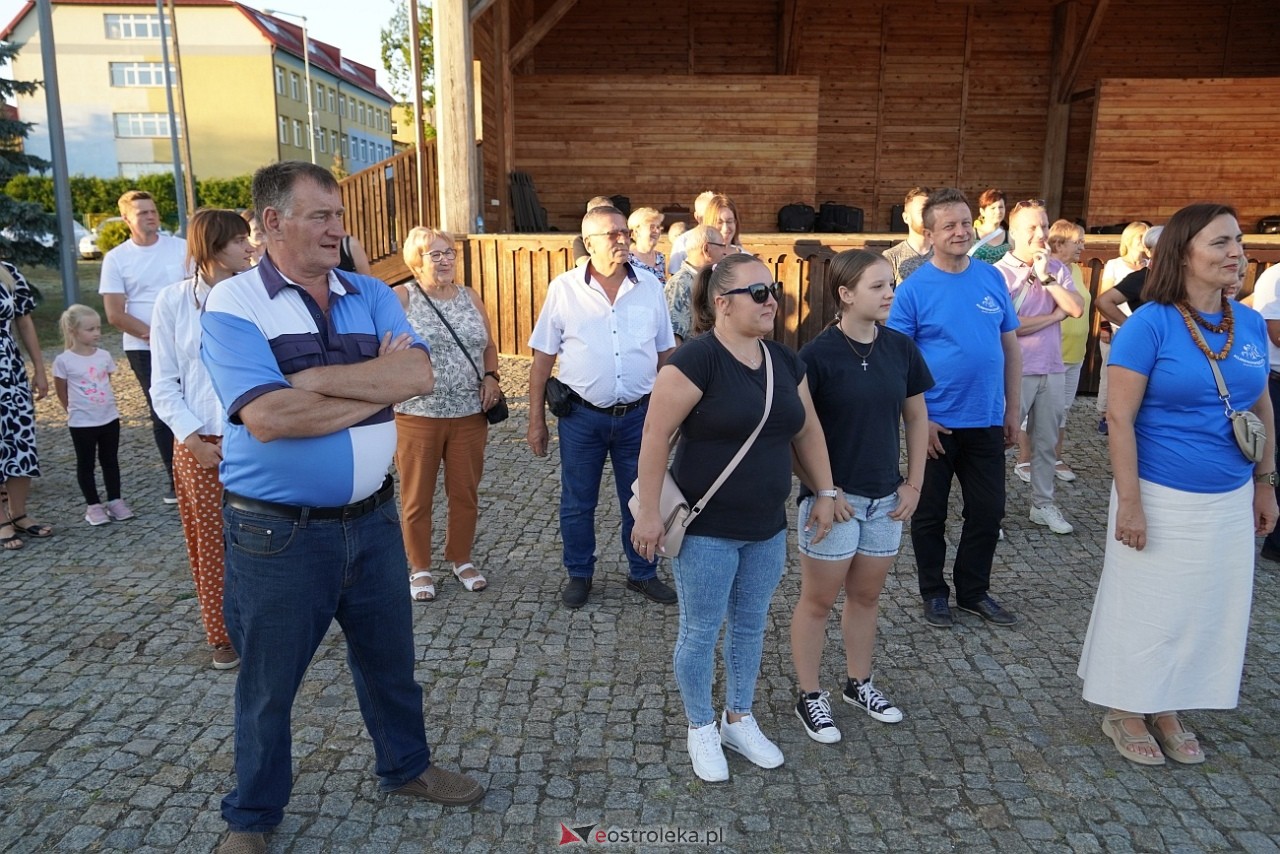 W Myszyńcu bili rekord we wspólnym wykonaniu Starej Babki [14.08.2024] - zdjęcie #76 - eOstroleka.pl