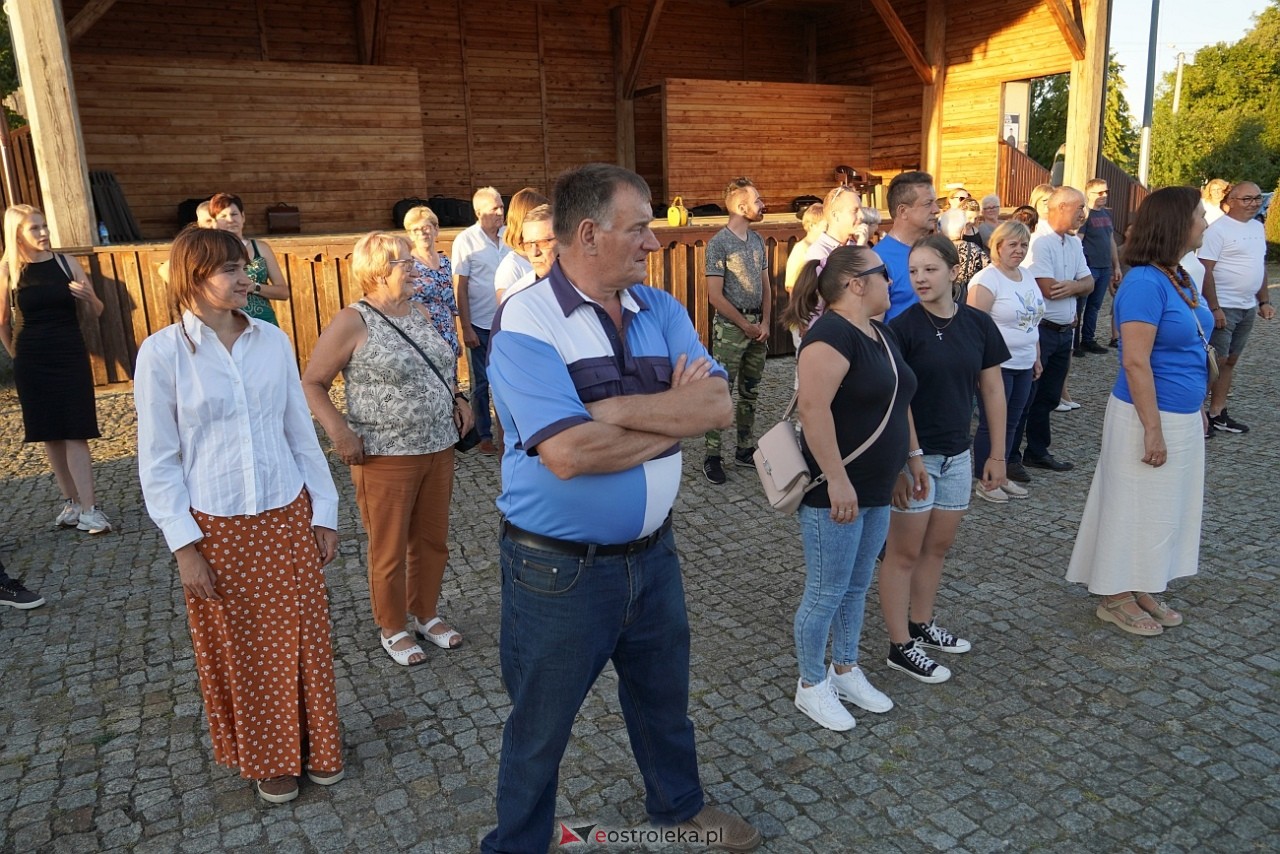 W Myszyńcu bili rekord we wspólnym wykonaniu Starej Babki [14.08.2024] - zdjęcie #71 - eOstroleka.pl