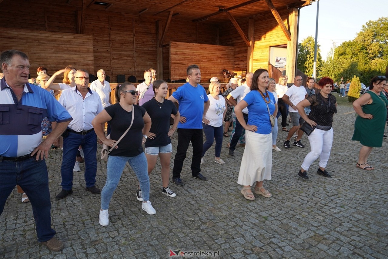 W Myszyńcu bili rekord we wspólnym wykonaniu Starej Babki [14.08.2024] - zdjęcie #70 - eOstroleka.pl