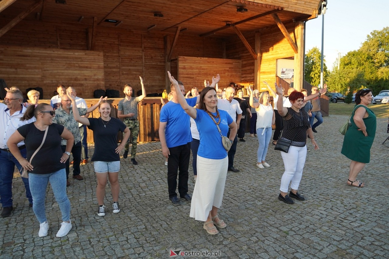 W Myszyńcu bili rekord we wspólnym wykonaniu Starej Babki [14.08.2024] - zdjęcie #67 - eOstroleka.pl