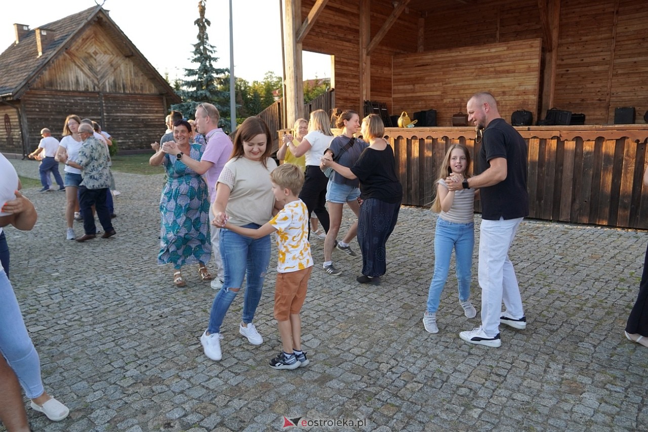 W Myszyńcu bili rekord we wspólnym wykonaniu Starej Babki [14.08.2024] - zdjęcie #52 - eOstroleka.pl