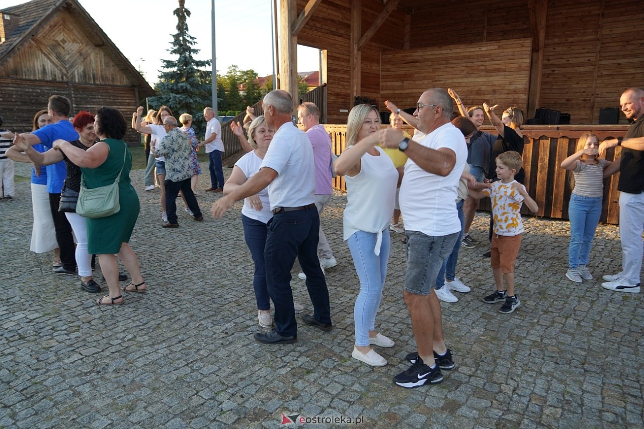 W Myszyńcu bili rekord we wspólnym wykonaniu Starej Babki [14.08.2024] - zdjęcie #51 - eOstroleka.pl