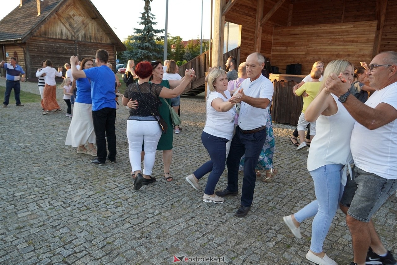 W Myszyńcu bili rekord we wspólnym wykonaniu Starej Babki [14.08.2024] - zdjęcie #50 - eOstroleka.pl