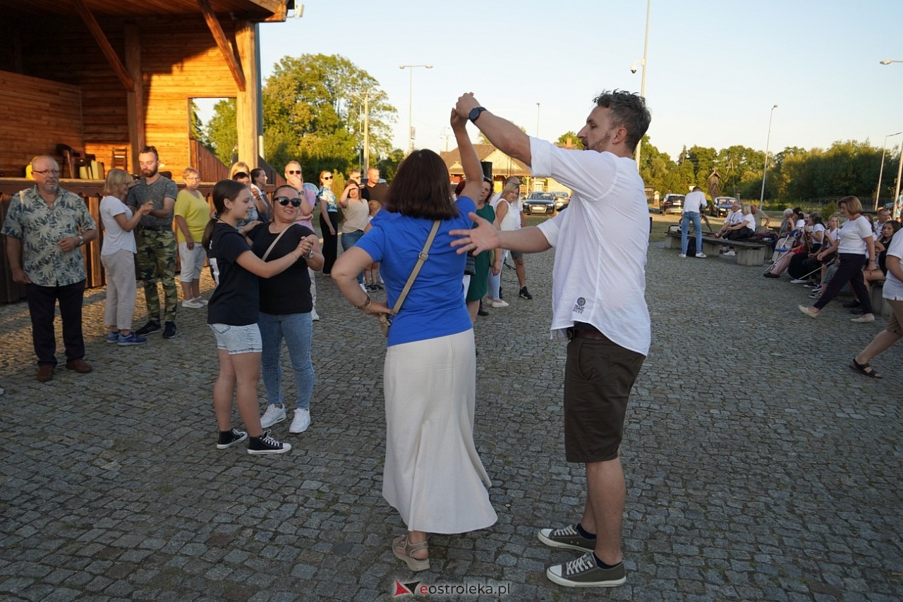 W Myszyńcu bili rekord we wspólnym wykonaniu Starej Babki [14.08.2024] - zdjęcie #43 - eOstroleka.pl