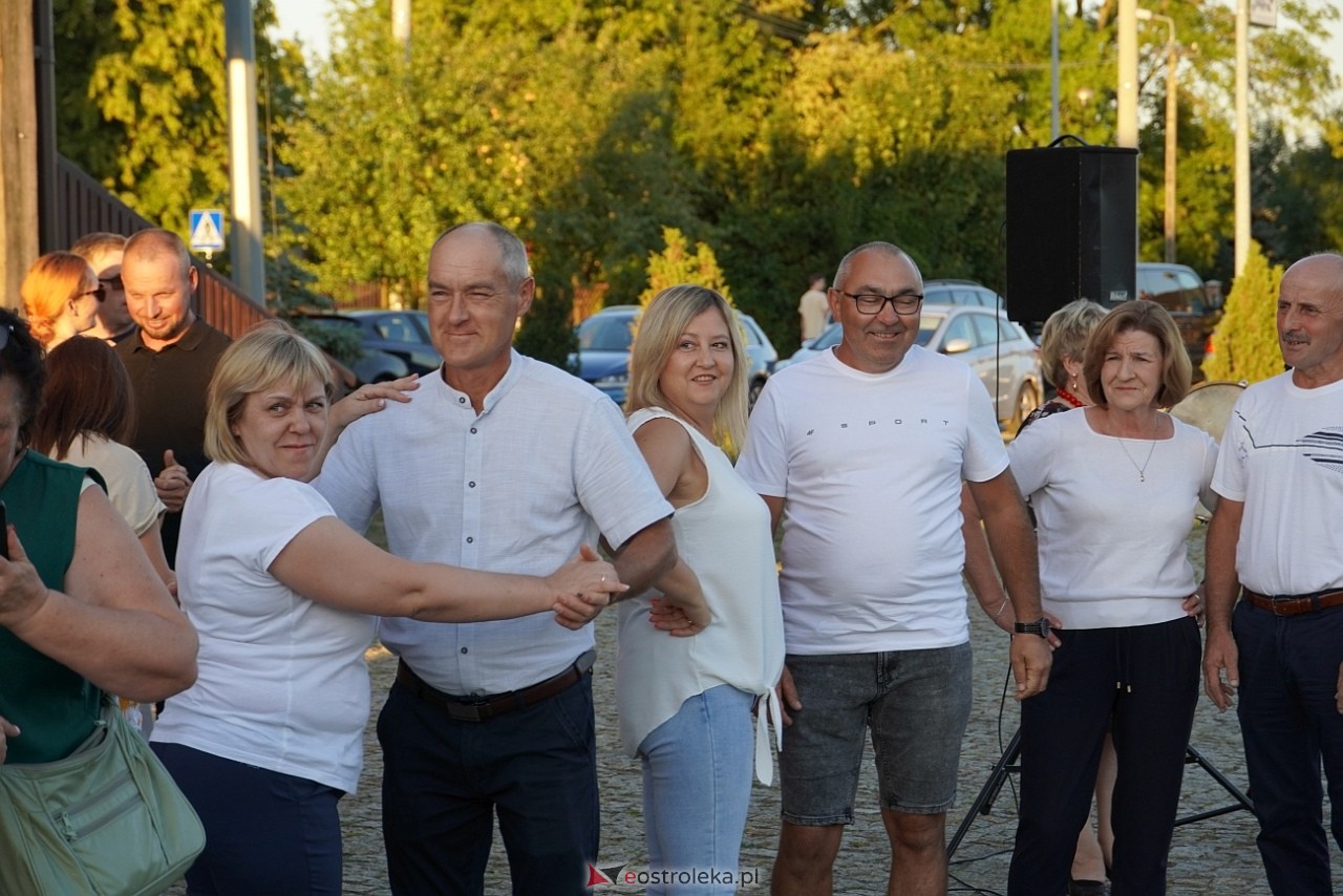 W Myszyńcu bili rekord we wspólnym wykonaniu Starej Babki [14.08.2024] - zdjęcie #38 - eOstroleka.pl