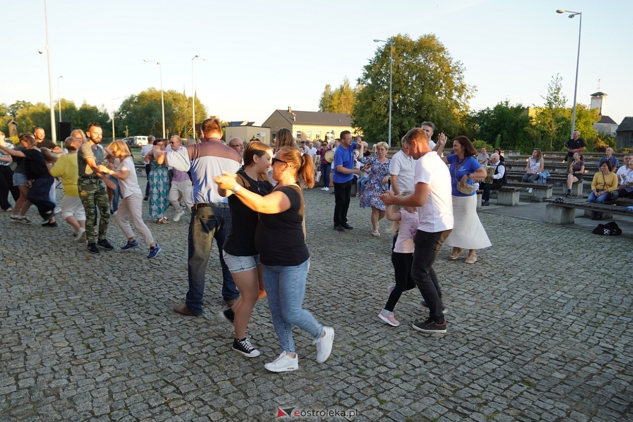 W Myszyńcu bili rekord we wspólnym wykonaniu Starej Babki [14.08.2024] - zdjęcie #35 - eOstroleka.pl