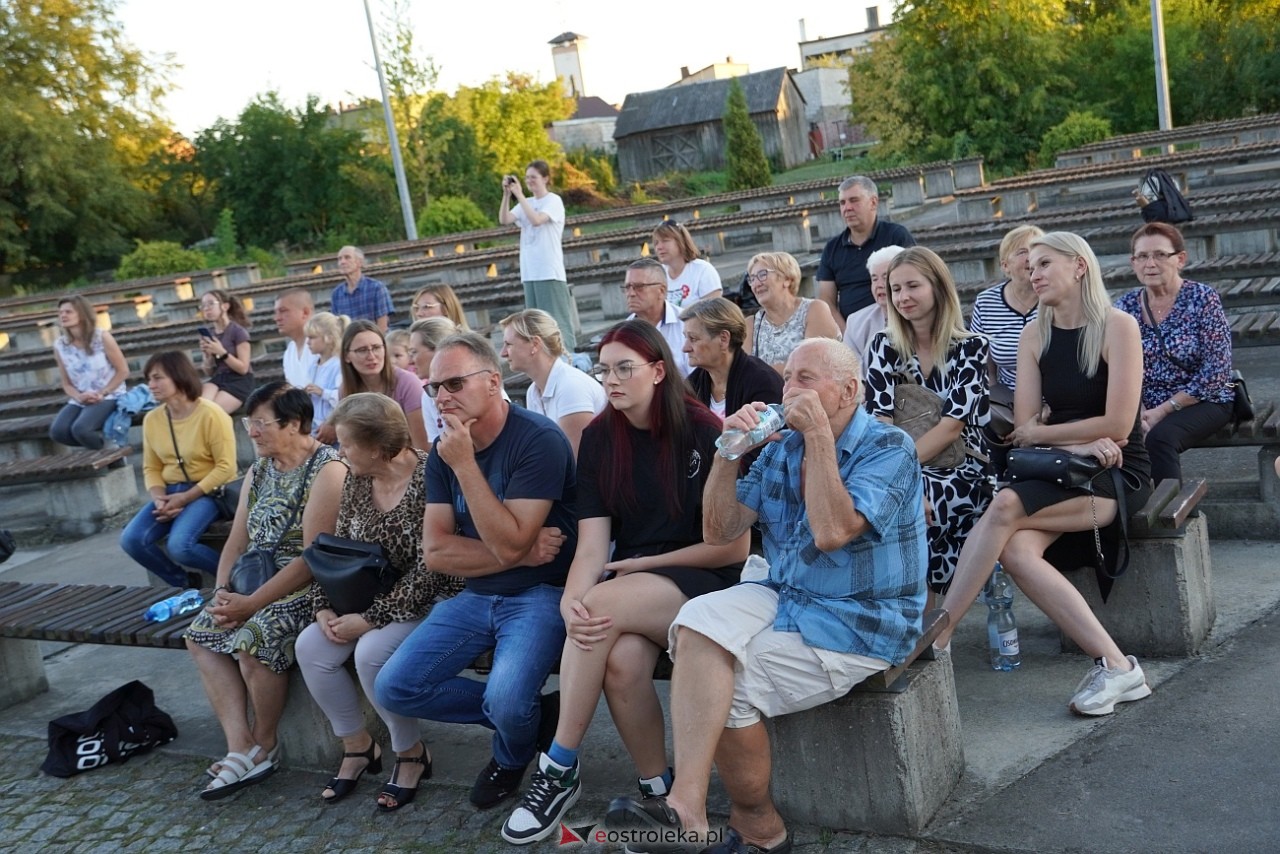 W Myszyńcu bili rekord we wspólnym wykonaniu Starej Babki [14.08.2024] - zdjęcie #30 - eOstroleka.pl