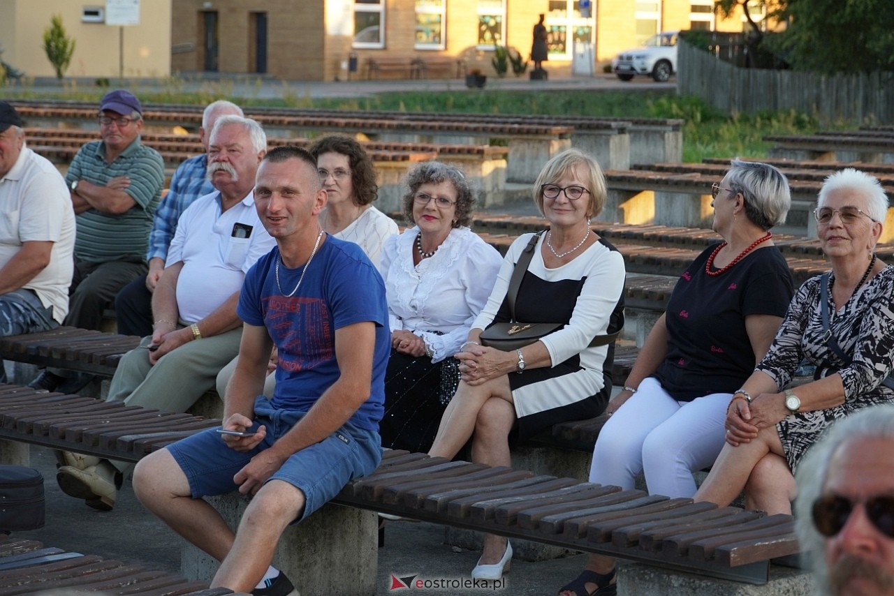 W Myszyńcu bili rekord we wspólnym wykonaniu Starej Babki [14.08.2024] - zdjęcie #29 - eOstroleka.pl