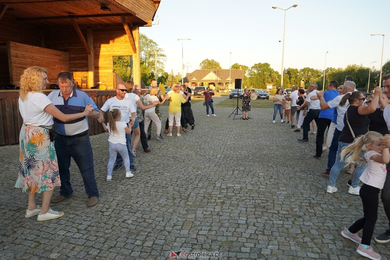 W Myszyńcu bili rekord we wspólnym wykonaniu Starej Babki [14.08.2024] - zdjęcie #24 - eOstroleka.pl