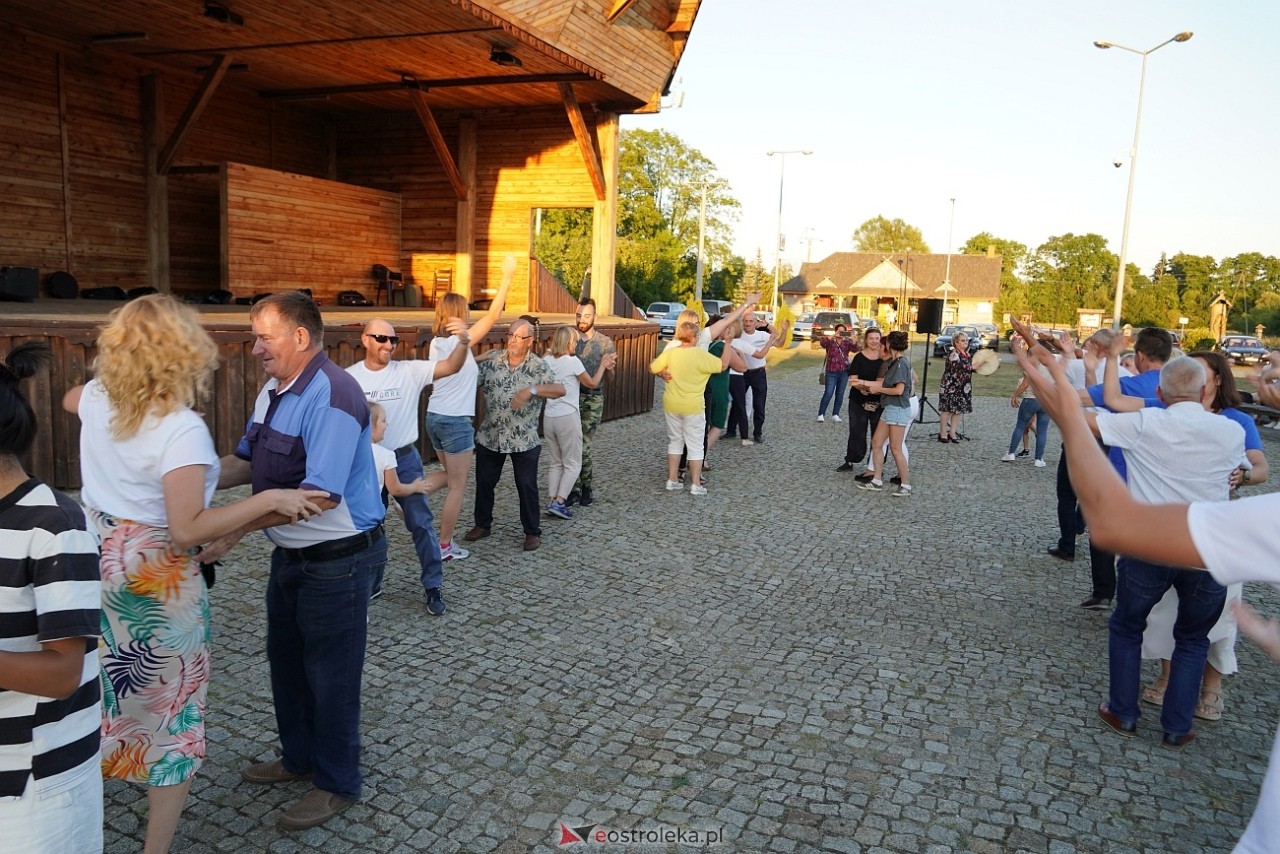 W Myszyńcu bili rekord we wspólnym wykonaniu Starej Babki [14.08.2024] - zdjęcie #21 - eOstroleka.pl