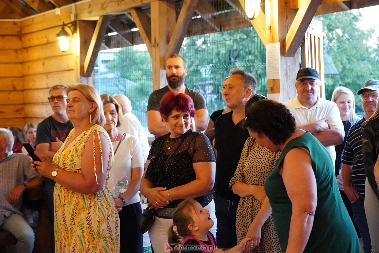 Ludowa zabawa w Myszyńcu: Muzyka i taniec połączyły pokolenia [14.08.2024] - zdjęcie #35 - eOstroleka.pl