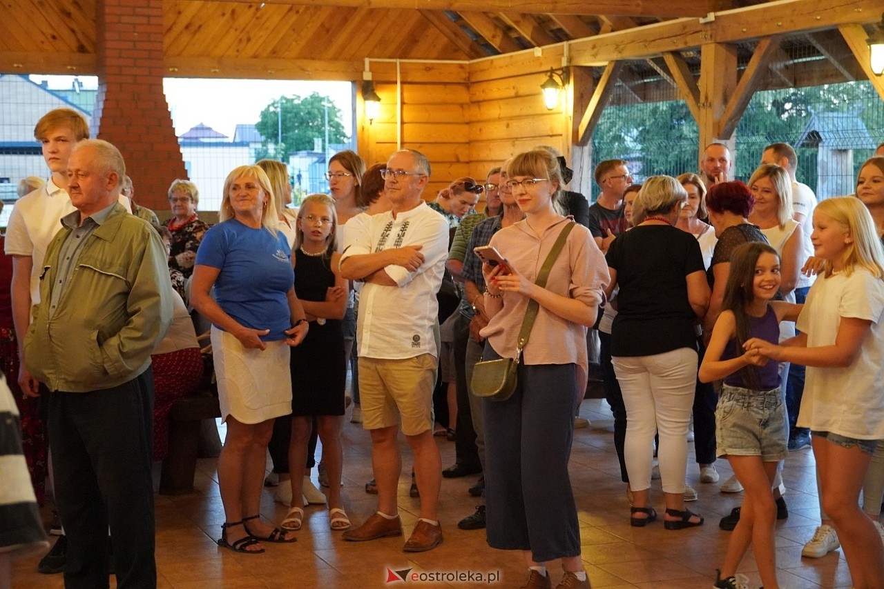 Ludowa zabawa w Myszyńcu: Muzyka i taniec połączyły pokolenia [14.08.2024] - zdjęcie #24 - eOstroleka.pl
