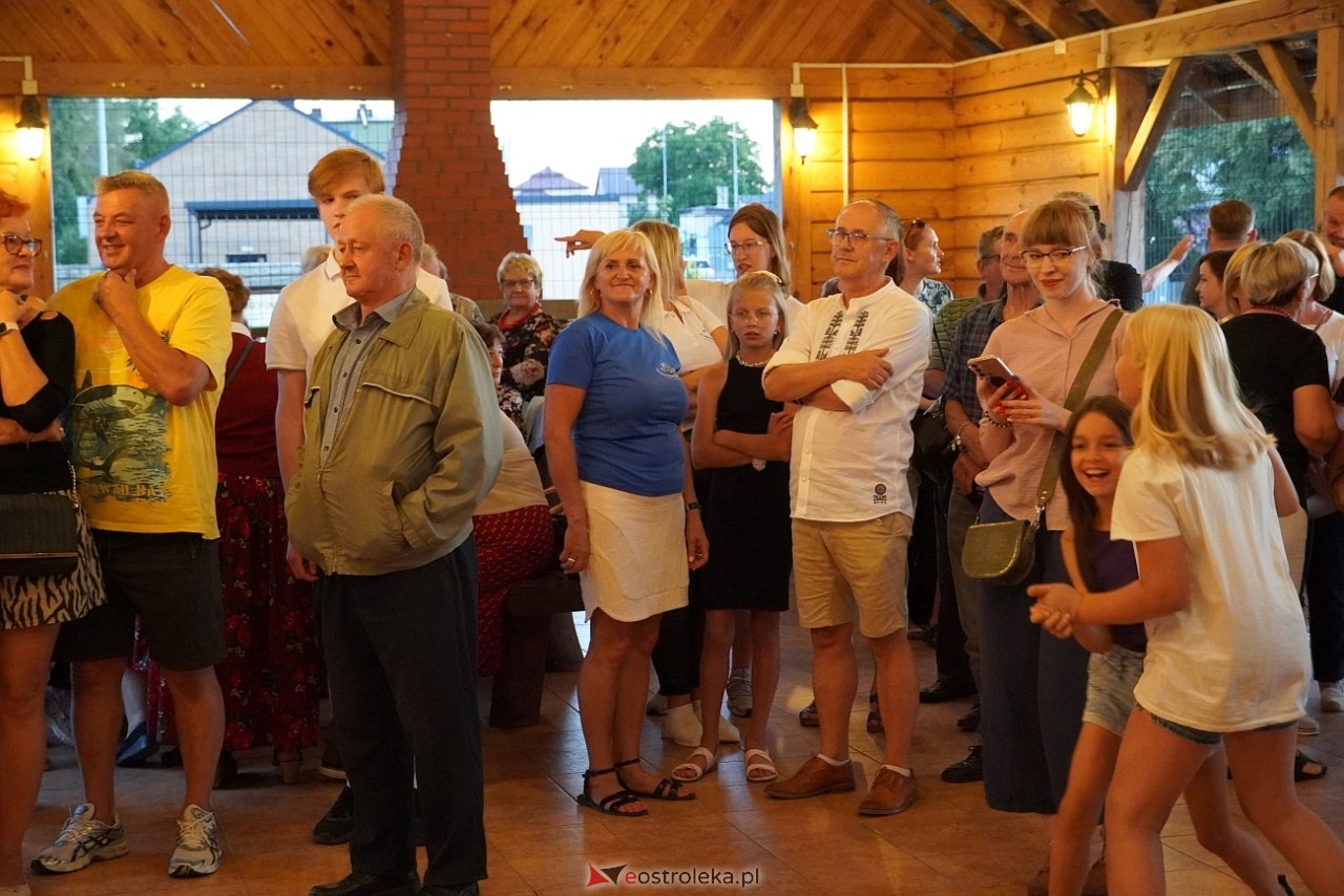 Ludowa zabawa w Myszyńcu: Muzyka i taniec połączyły pokolenia [14.08.2024] - zdjęcie #23 - eOstroleka.pl