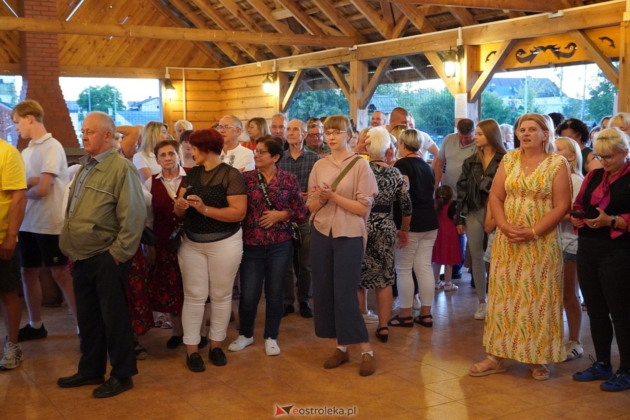 Ludowa zabawa w Myszyńcu: Muzyka i taniec połączyły pokolenia [14.08.2024] - zdjęcie #20 - eOstroleka.pl