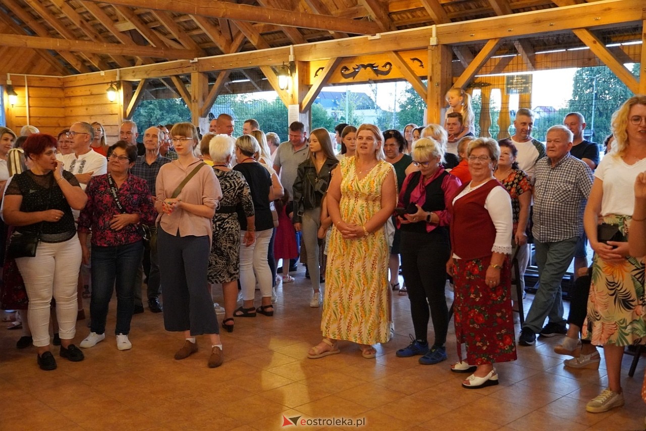 Ludowa zabawa w Myszyńcu: Muzyka i taniec połączyły pokolenia [14.08.2024] - zdjęcie #19 - eOstroleka.pl