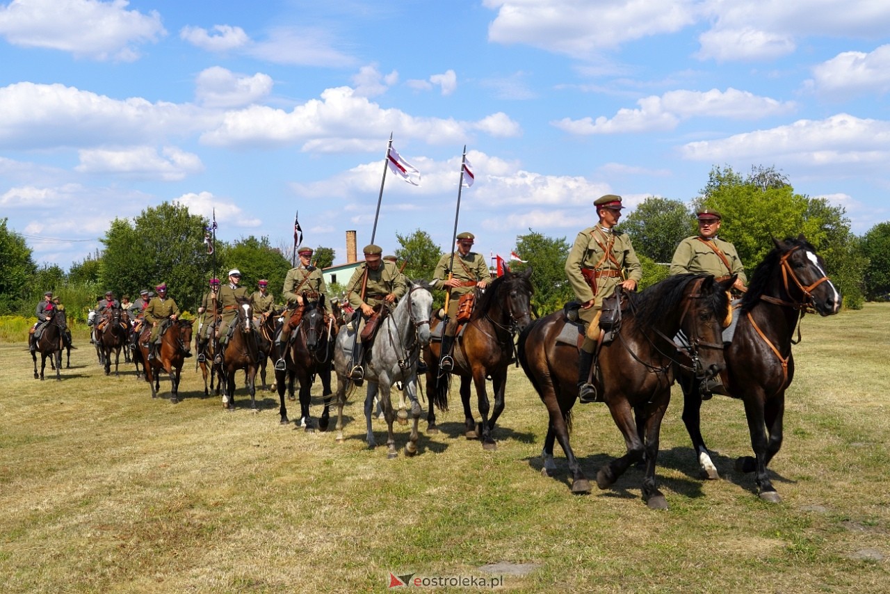 Piknik Militarny w Rzekuniu [17.08.2024] - zdjęcie #41 - eOstroleka.pl