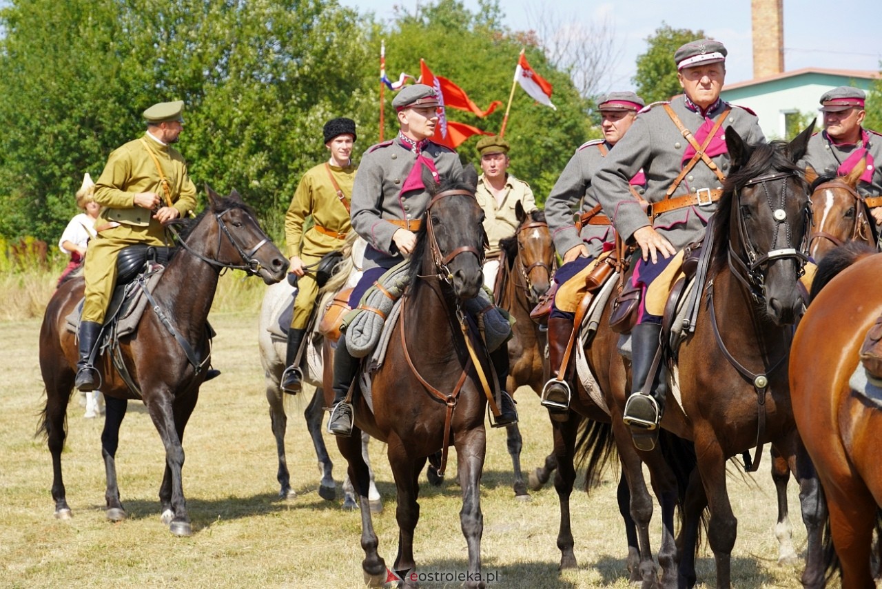 Piknik Militarny w Rzekuniu [17.08.2024] - zdjęcie #35 - eOstroleka.pl
