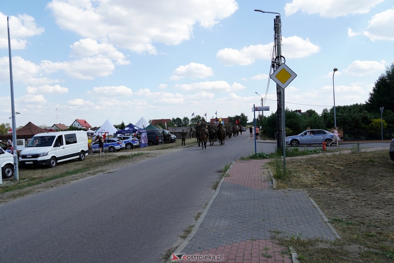 Piknik Militarny w Rzekuniu [17.08.2024] - zdjęcie #22 - eOstroleka.pl
