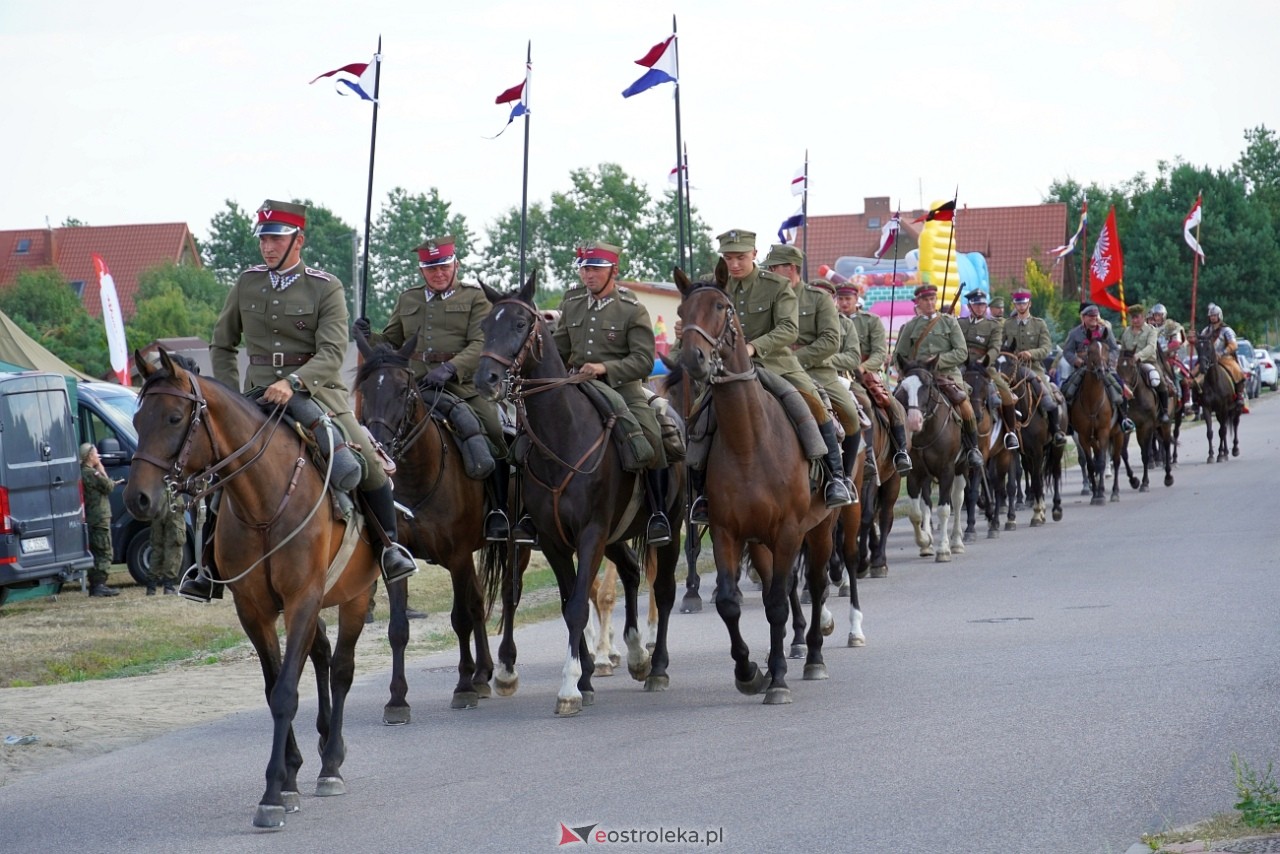 Piknik Militarny w Rzekuniu [17.08.2024] - zdjęcie #21 - eOstroleka.pl