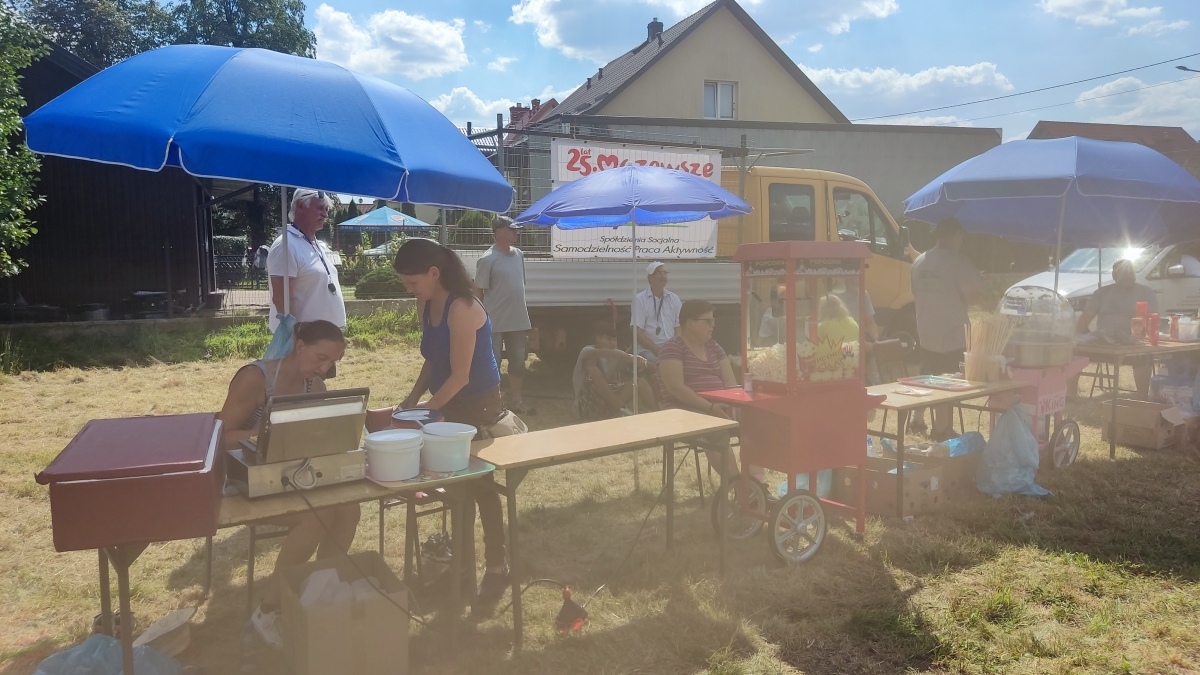 Piknik Radosne Wakacje 2 na Osiedlu Łazek [17.08.2024] - zdjęcie #12 - eOstroleka.pl