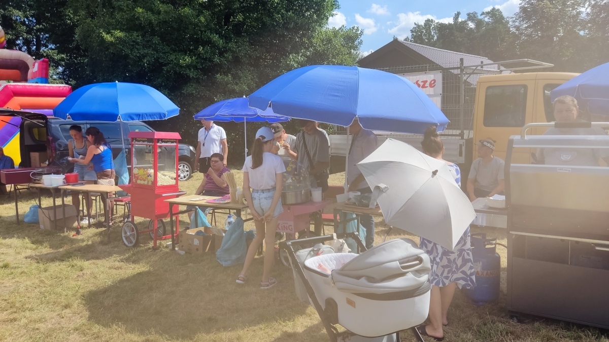 Piknik Radosne Wakacje 2 na Osiedlu Łazek [17.08.2024] - zdjęcie #10 - eOstroleka.pl