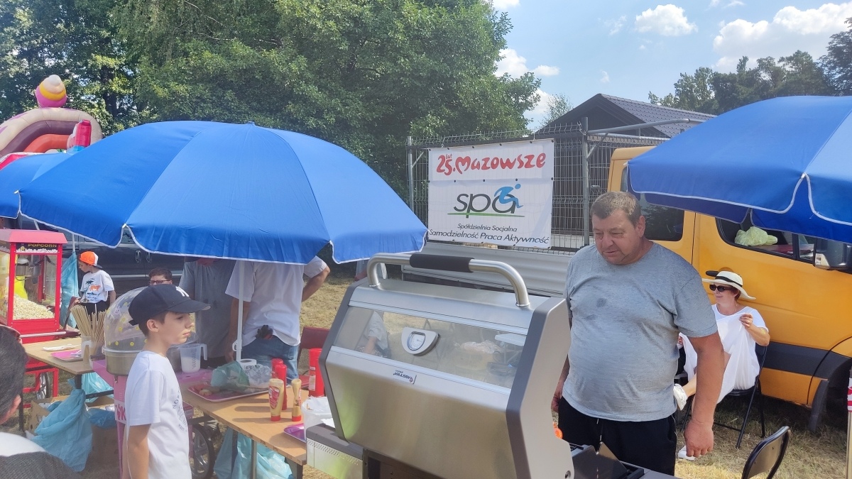 Piknik Radosne Wakacje 2 na Osiedlu Łazek [17.08.2024] - zdjęcie #2 - eOstroleka.pl