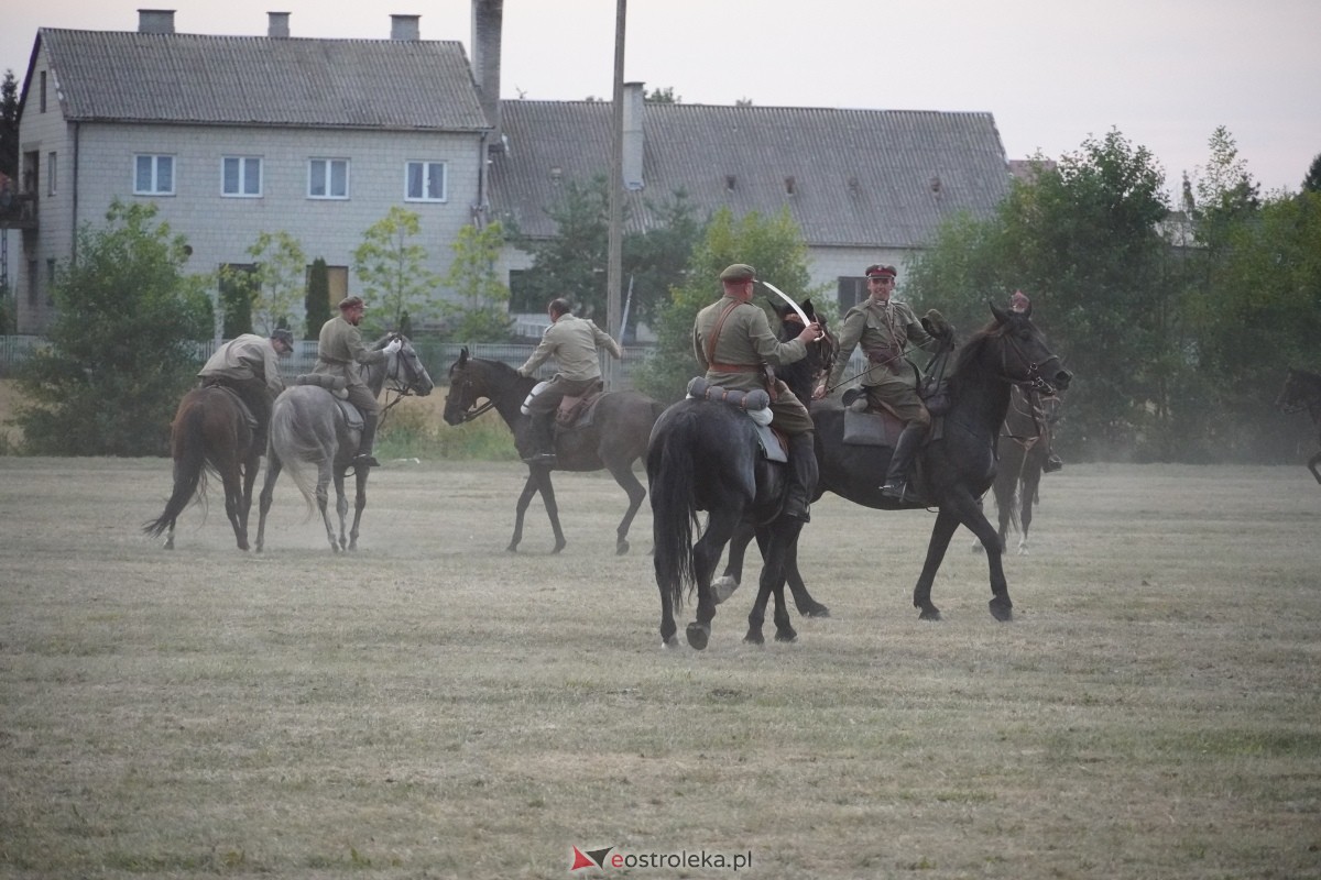 Rekonstrukcja historyczna Bolszewika goń! w Rzekuniu [17.08.2024] - zdjęcie #671 - eOstroleka.pl