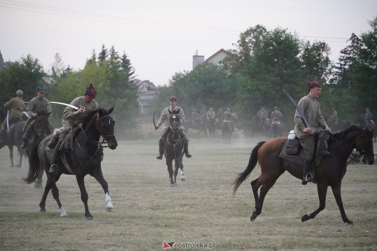 Rekonstrukcja historyczna Bolszewika goń! w Rzekuniu [17.08.2024] - zdjęcie #665 - eOstroleka.pl