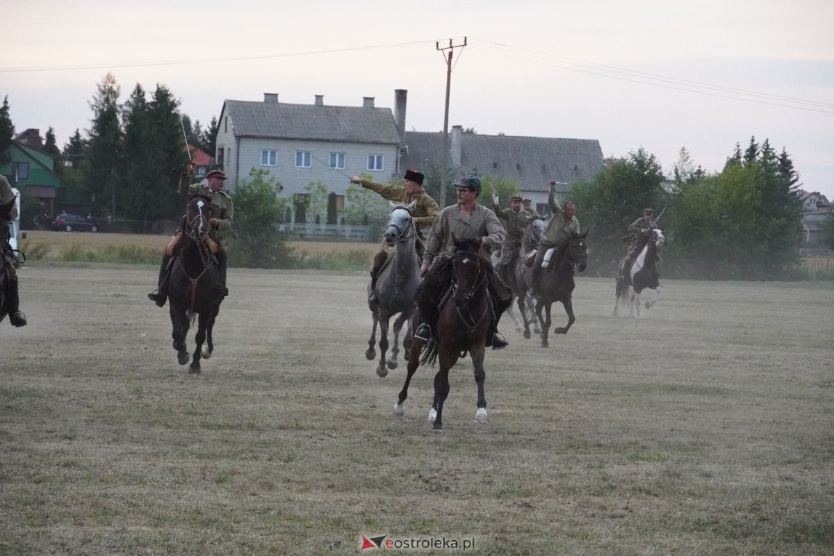Rekonstrukcja historyczna Bolszewika goń! w Rzekuniu [17.08.2024] - zdjęcie #659 - eOstroleka.pl