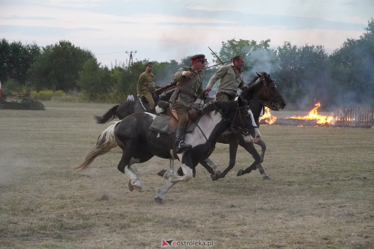 Rekonstrukcja historyczna Bolszewika goń! w Rzekuniu [17.08.2024] - zdjęcie #655 - eOstroleka.pl