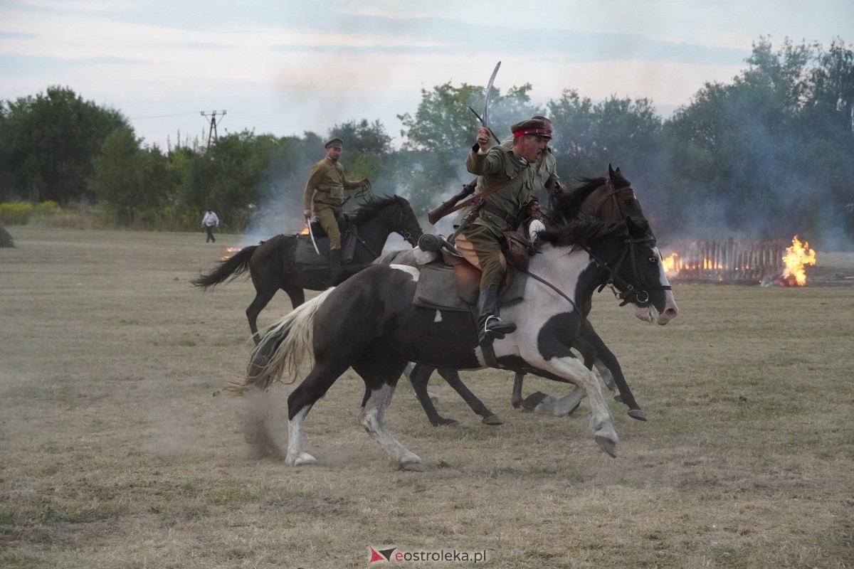 Rekonstrukcja historyczna Bolszewika goń! w Rzekuniu [17.08.2024] - zdjęcie #654 - eOstroleka.pl