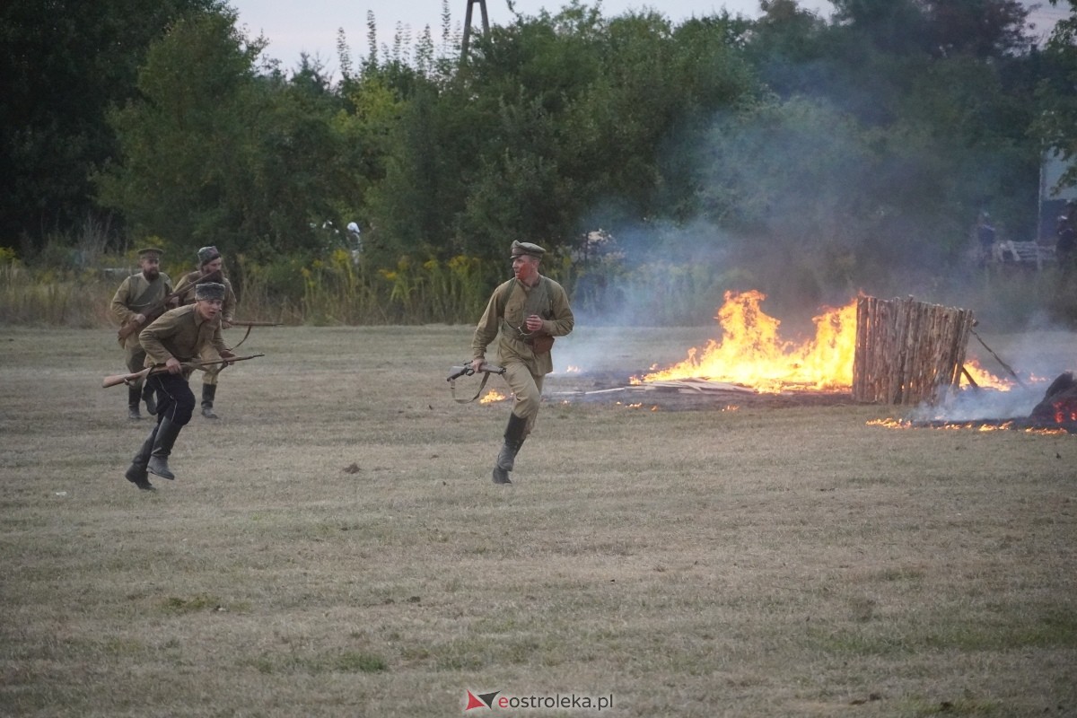 Rekonstrukcja historyczna Bolszewika goń! w Rzekuniu [17.08.2024] - zdjęcie #648 - eOstroleka.pl