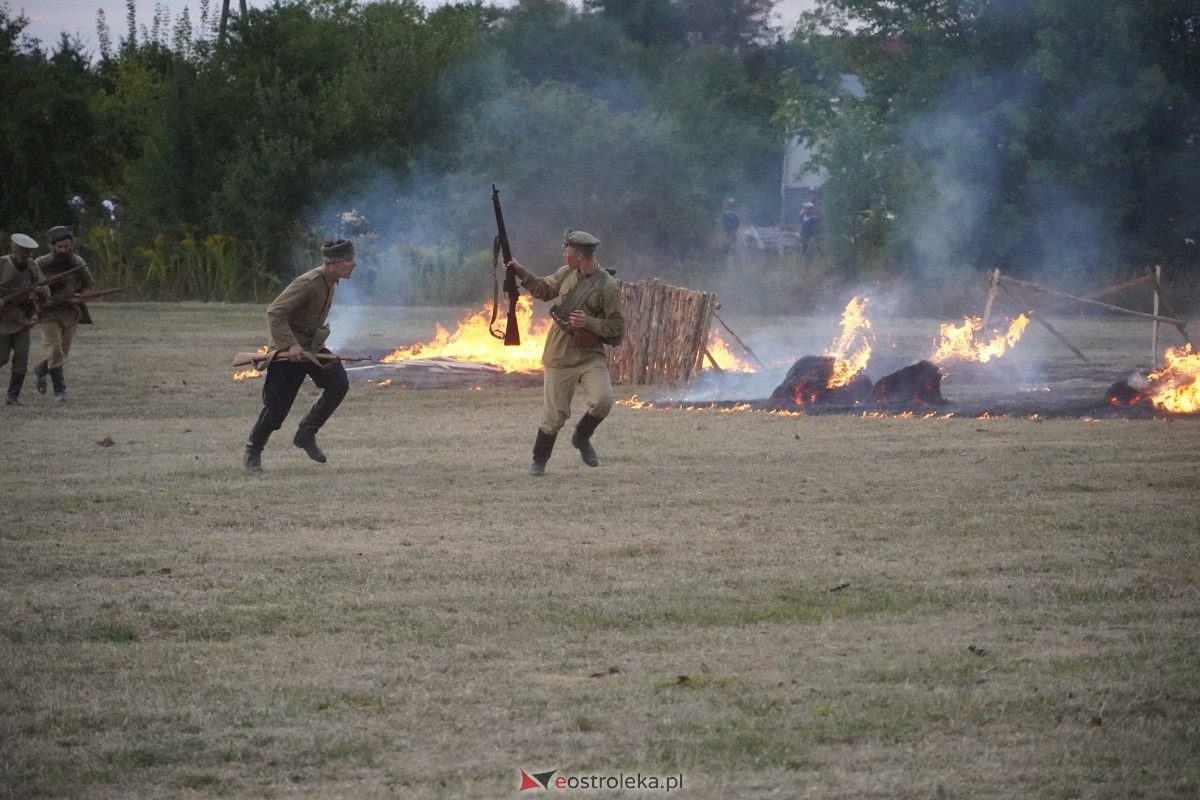 Rekonstrukcja historyczna Bolszewika goń! w Rzekuniu [17.08.2024] - zdjęcie #647 - eOstroleka.pl