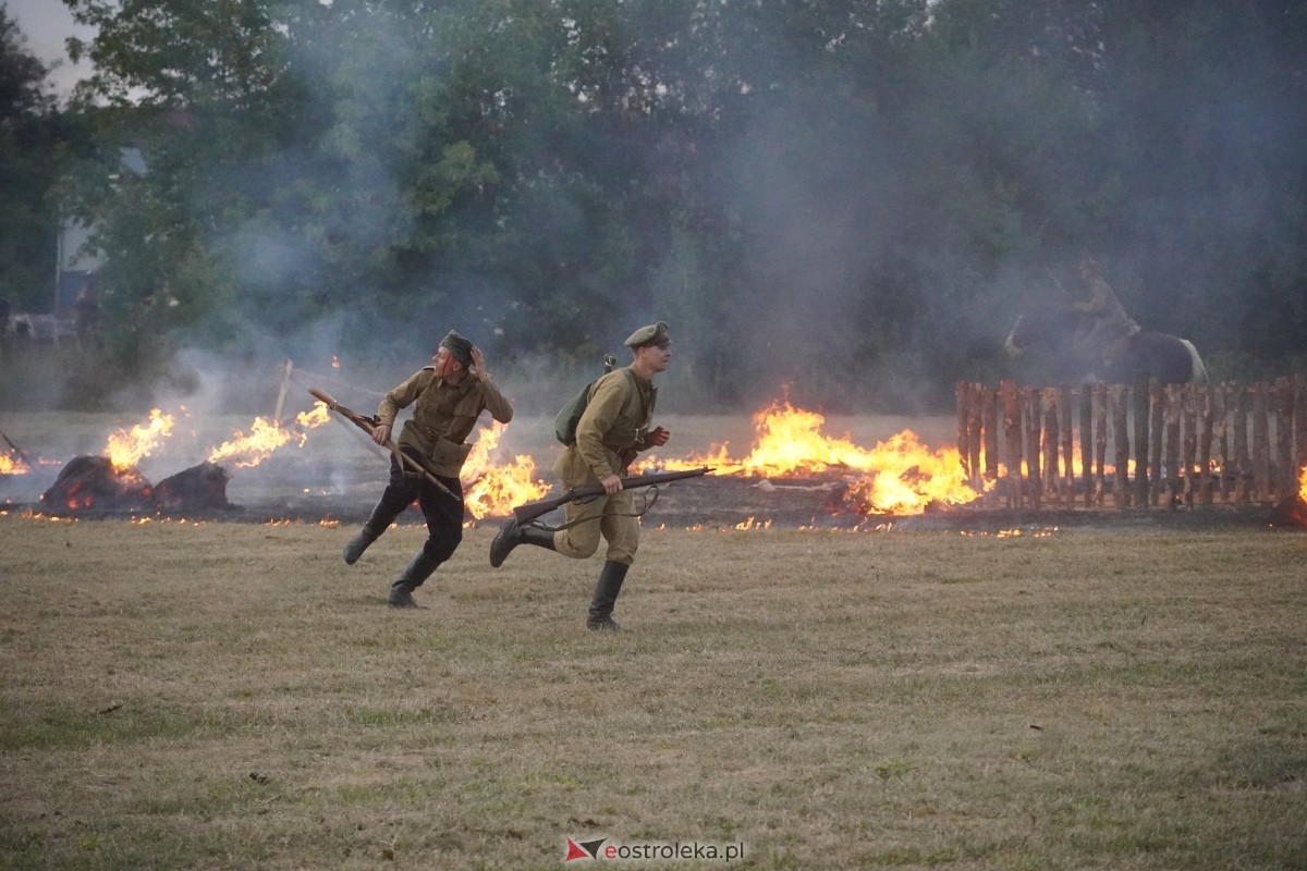 Rekonstrukcja historyczna Bolszewika goń! w Rzekuniu [17.08.2024] - zdjęcie #645 - eOstroleka.pl
