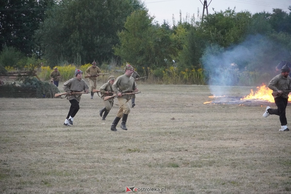 Rekonstrukcja historyczna Bolszewika goń! w Rzekuniu [17.08.2024] - zdjęcie #641 - eOstroleka.pl