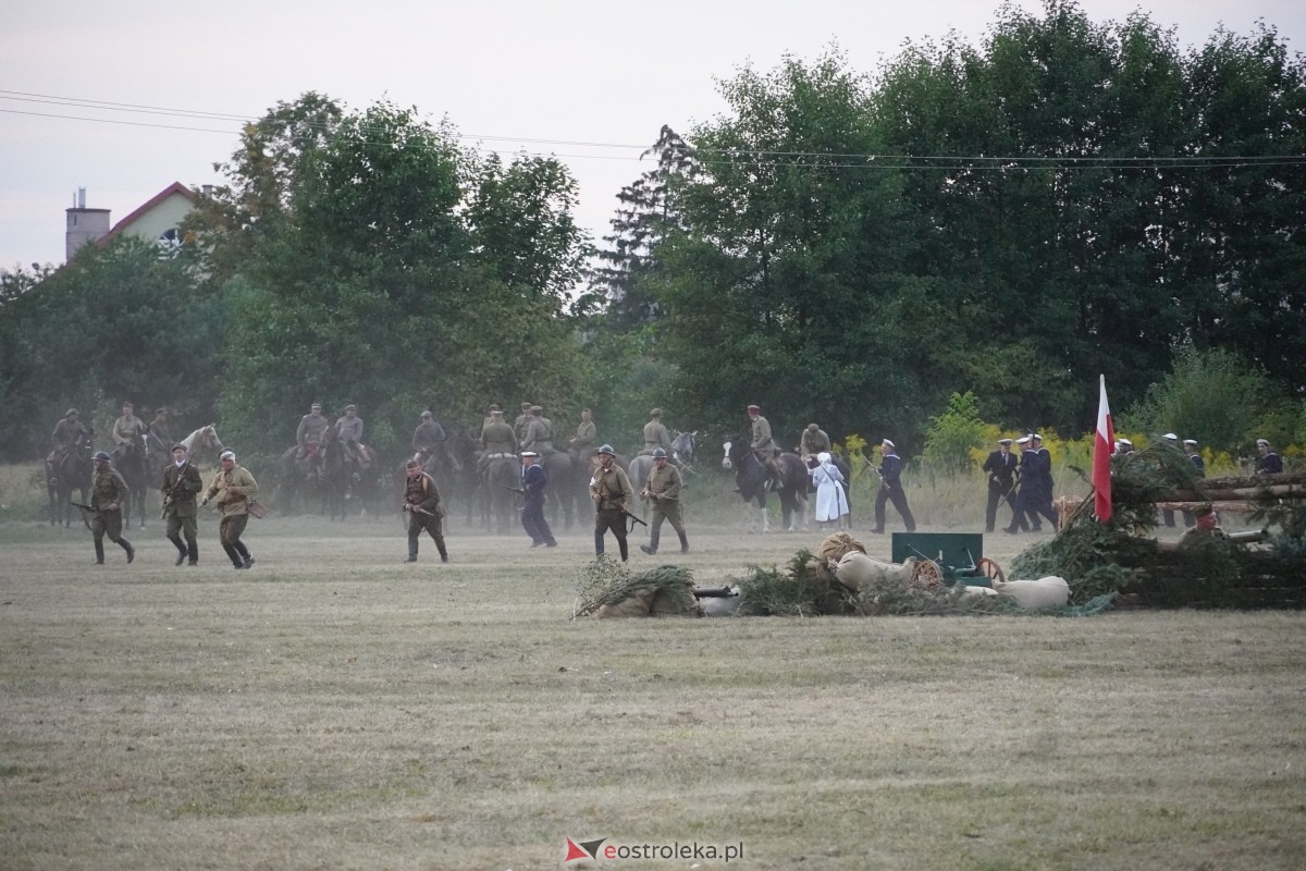 Rekonstrukcja historyczna Bolszewika goń! w Rzekuniu [17.08.2024] - zdjęcie #628 - eOstroleka.pl